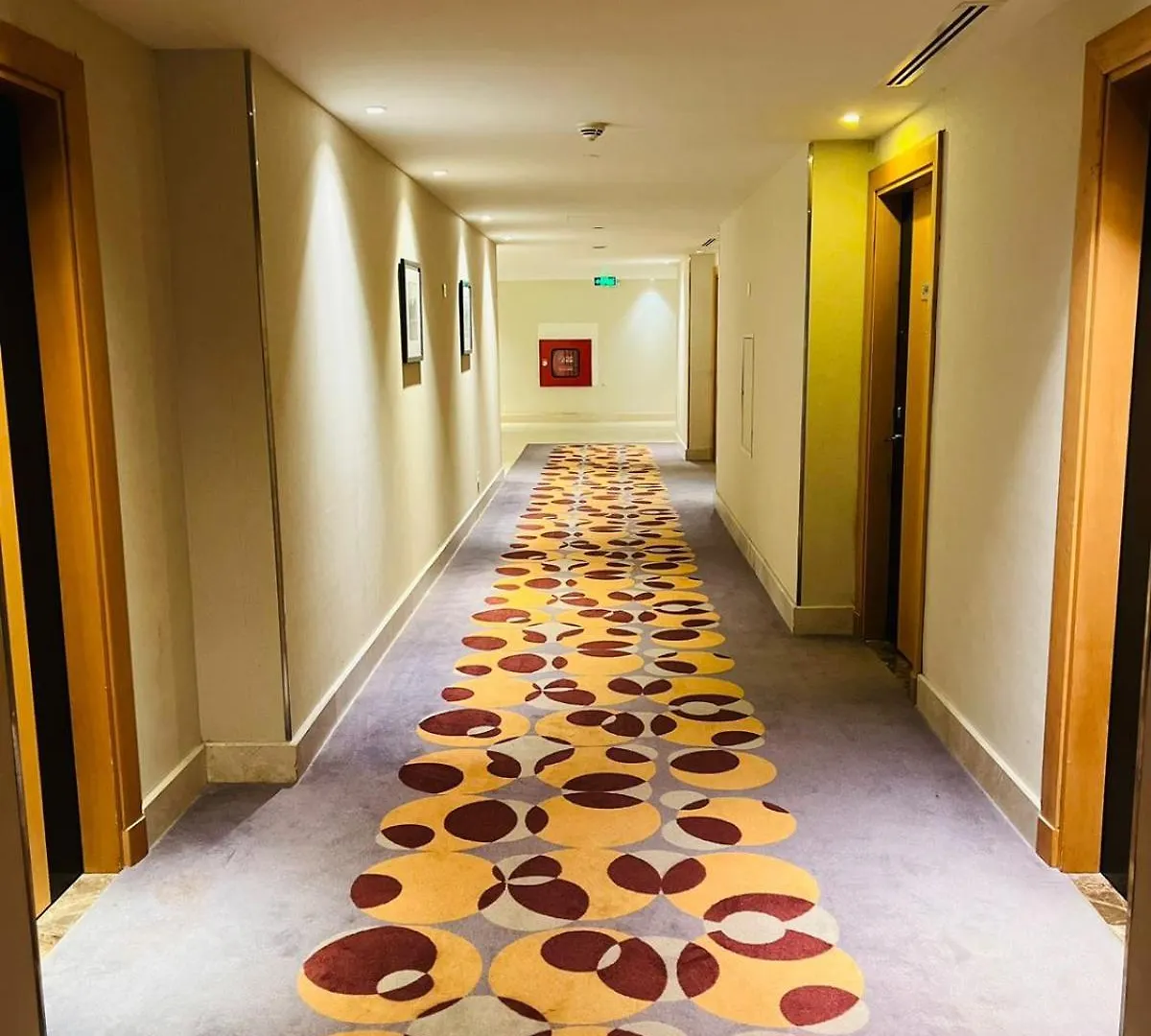 Novotel Dammam Business Park 4*,