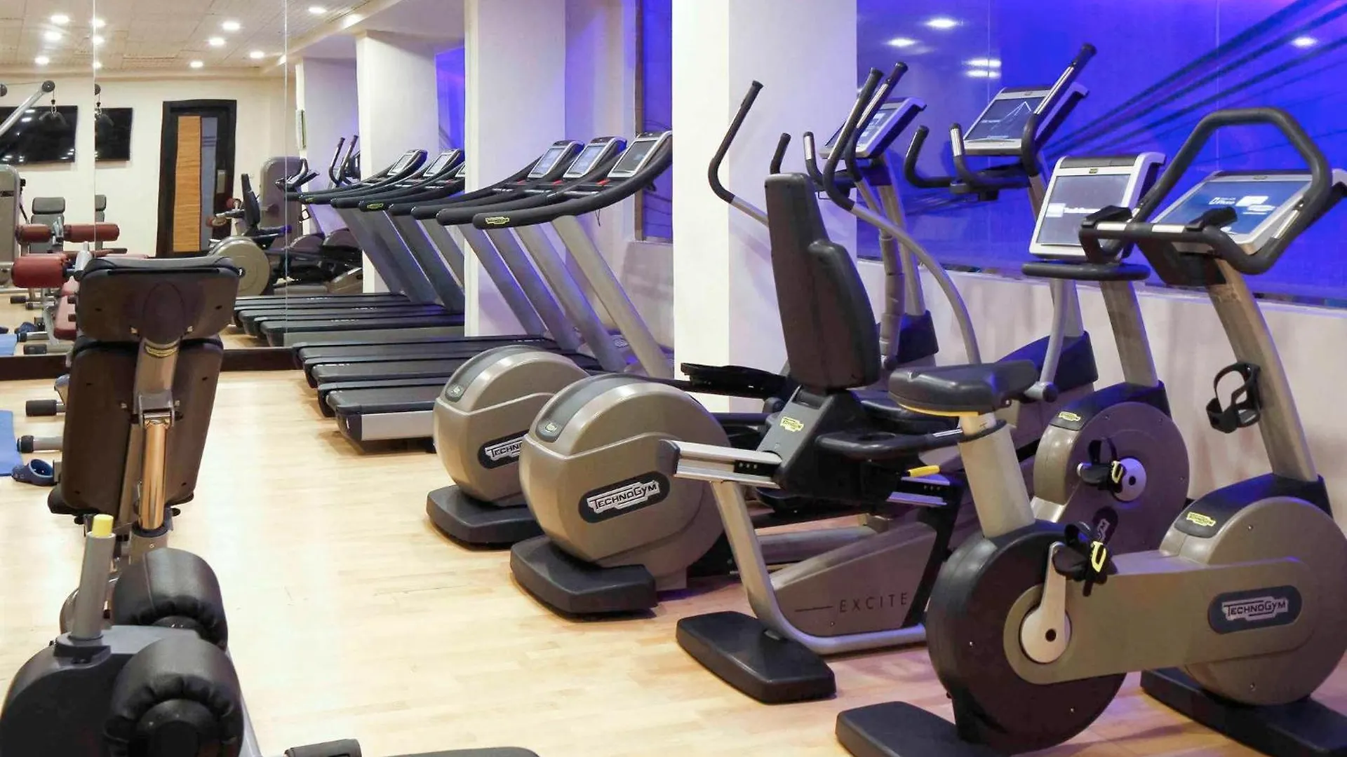 Novotel Dammam Business Park 4*,